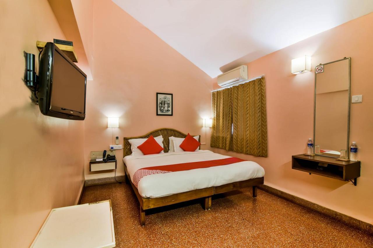 Oyo 807 Hotel Gopika International Goa Buitenkant foto